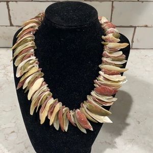 MULTI- COLOR SHELL NECKLACE